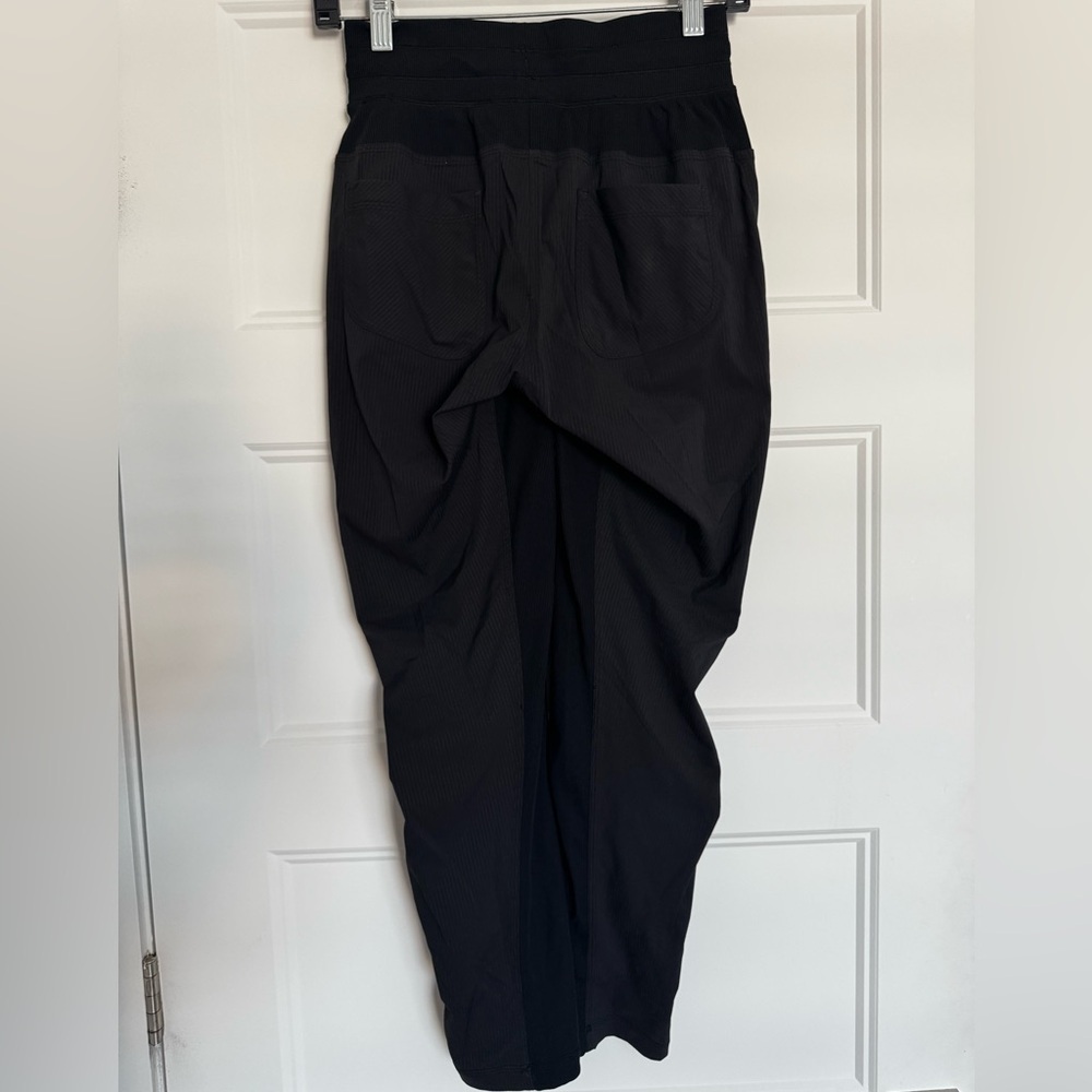 lululemon athletica - Street To Studio Pant II Black - Water-repellent - Size 2 - Picture 8 of 14